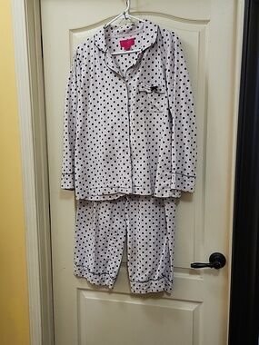 VICTORIA'S SECRET POLKA DOT LONG SLEEVE PAJAMA SET
